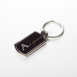 Metallinen avaimenperä omasta kuvasta